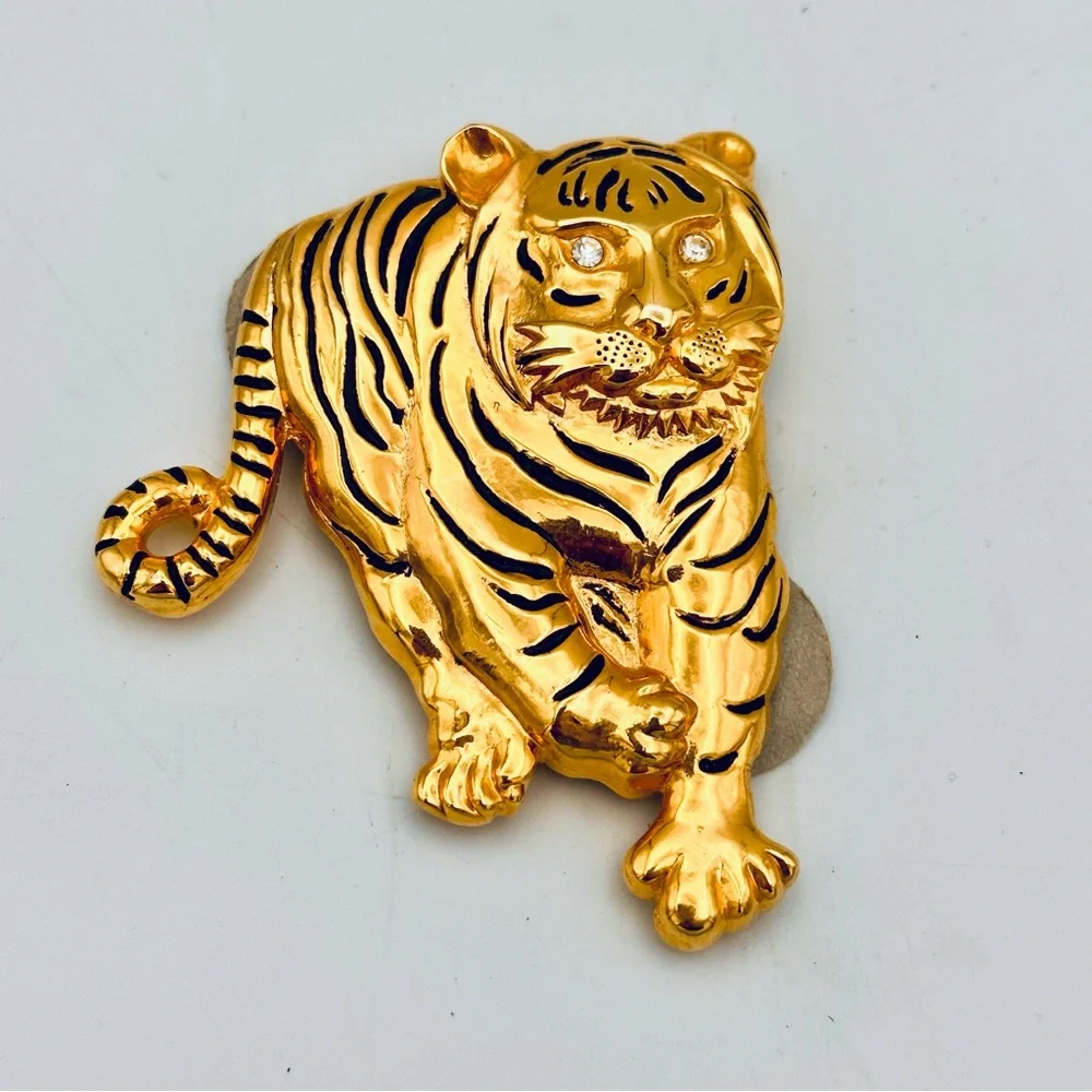 Vintage Gold Tiger Belt Buckle Signed “Ni © 95” Bold Statement Accessory